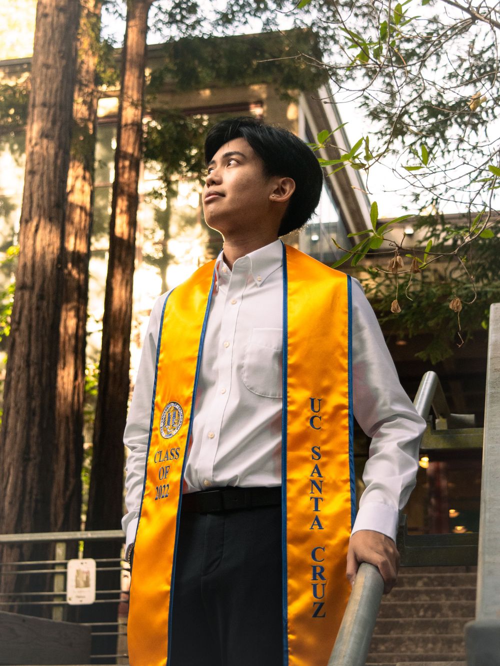 UCSB Graduation Photos Photographer Tai Dakin Santa Barbara Goleta Isla Vista