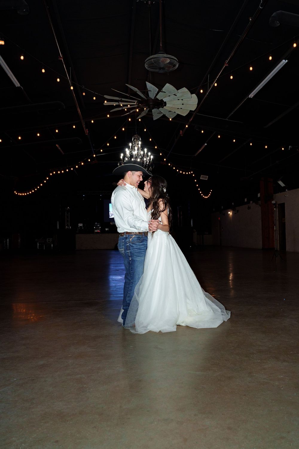 midland tx wedding photographer photographers midland tx west texas wedding photographer midland odessa weddings bride and groom first dance