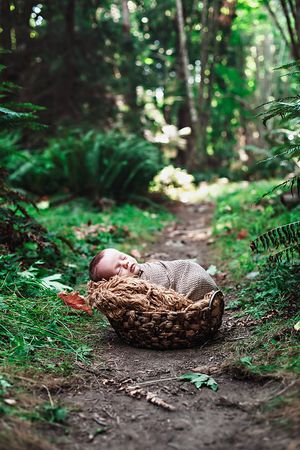 Nanaimo Outdoor Newborn Photography - Little Ginger Photography in Nanaimo, BC on Vancouver Island. Newborn Photographer in Nanaimo BC.