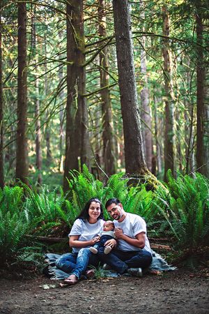 Nanaimo Outdoor Newborn Photography - Little Ginger Photography in Nanaimo, BC on Vancouver Island. Newborn Photographer in Nanaimo BC.