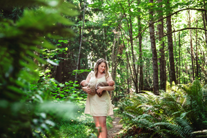 Nanaimo Outdoor Newborn Photography - Little Ginger Photography in Nanaimo, BC on Vancouver Island. Newborn Photographer in Nanaimo BC.