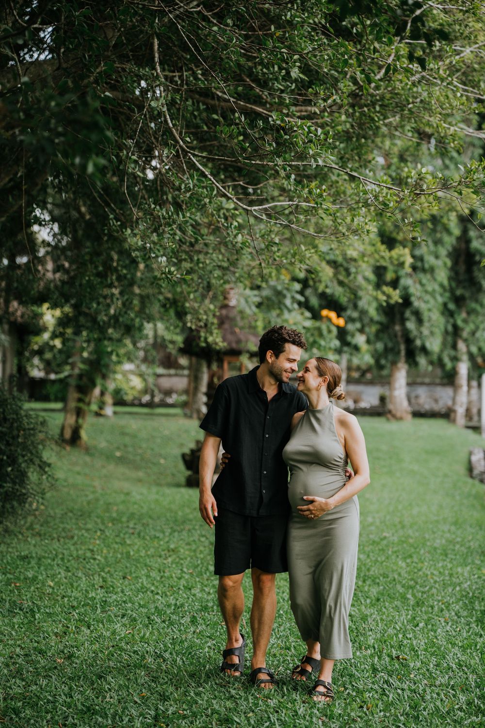 Maternity photoshoot at Tanah Gajah Ubud, Bali