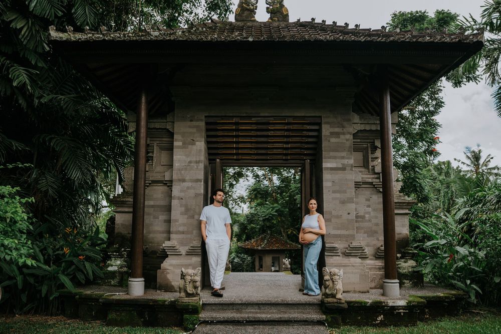 Maternity photoshoot at Tanah Gajah Ubud, Bali