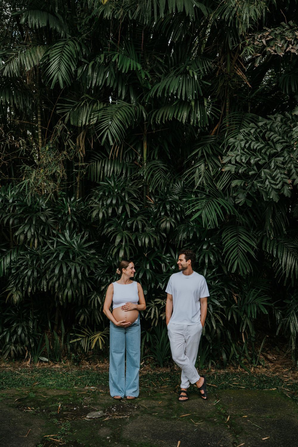 Maternity photoshoot at Tanah Gajah Ubud, Bali