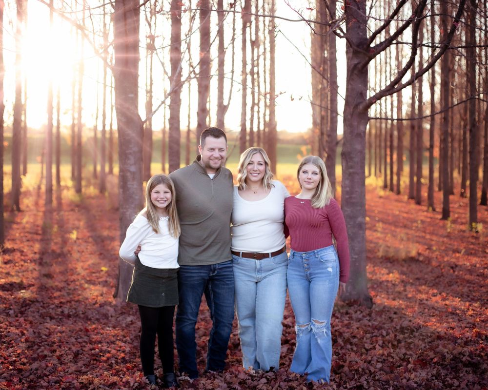 family photographer outdoors natural light fall Jessica Roth Photography Janesville Wisconsin Professional Photographer dogs welcome