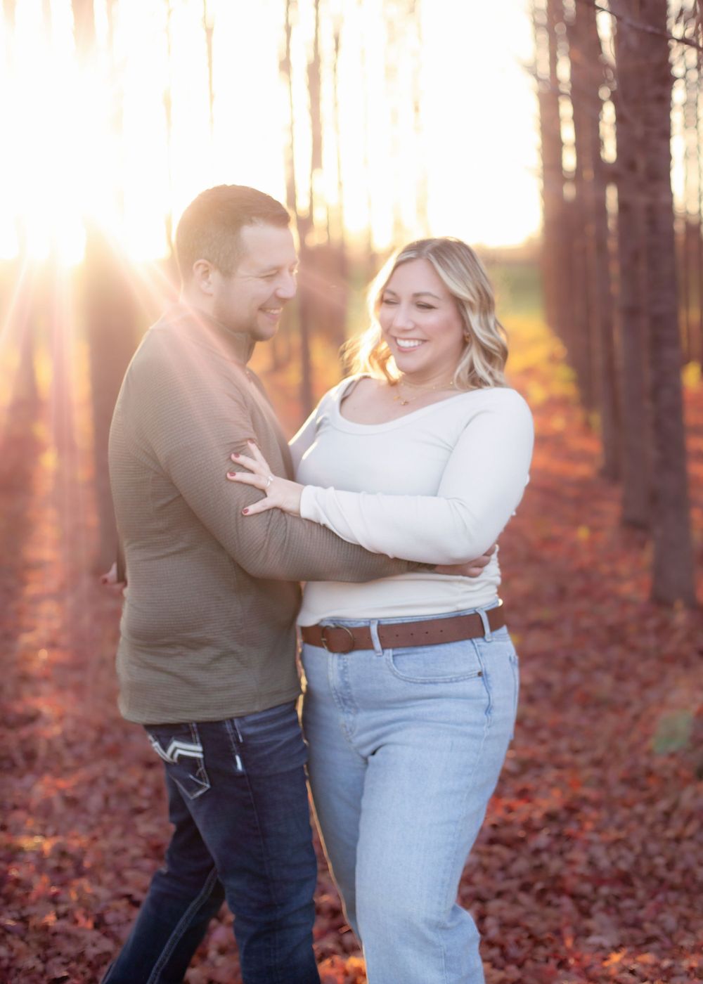 family photographer outdoors natural light fall Jessica Roth Photography Janesville Wisconsin Professional Photographer dogs welcome