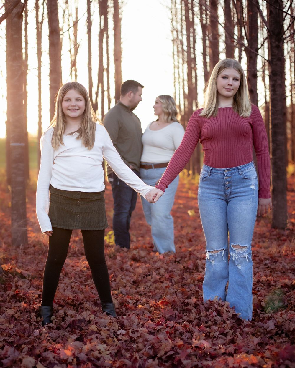 family photographer outdoors natural light fall Jessica Roth Photography Janesville Wisconsin Professional Photographer dogs welcome