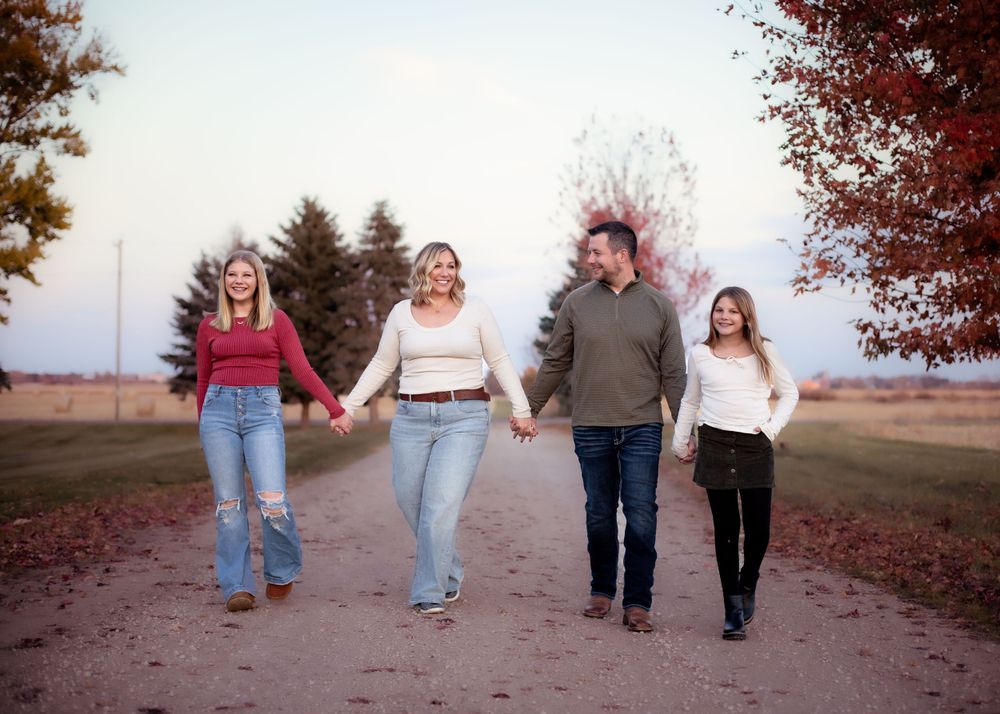family photographer outdoors natural light fall Jessica Roth Photography Janesville Wisconsin Professional Photographer dogs welcome