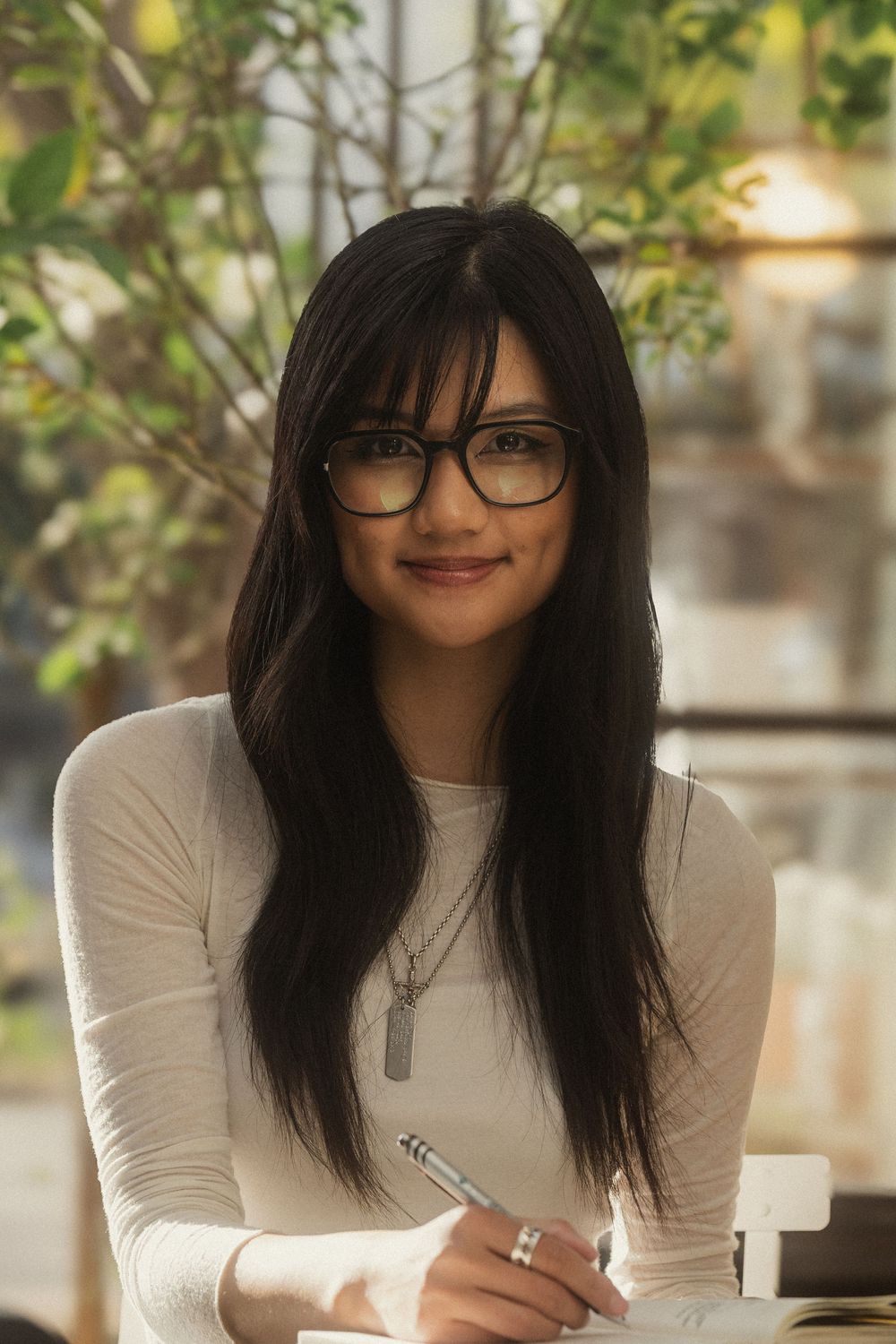 Modern and natural headshot photography in Los Angeles for creative professionals