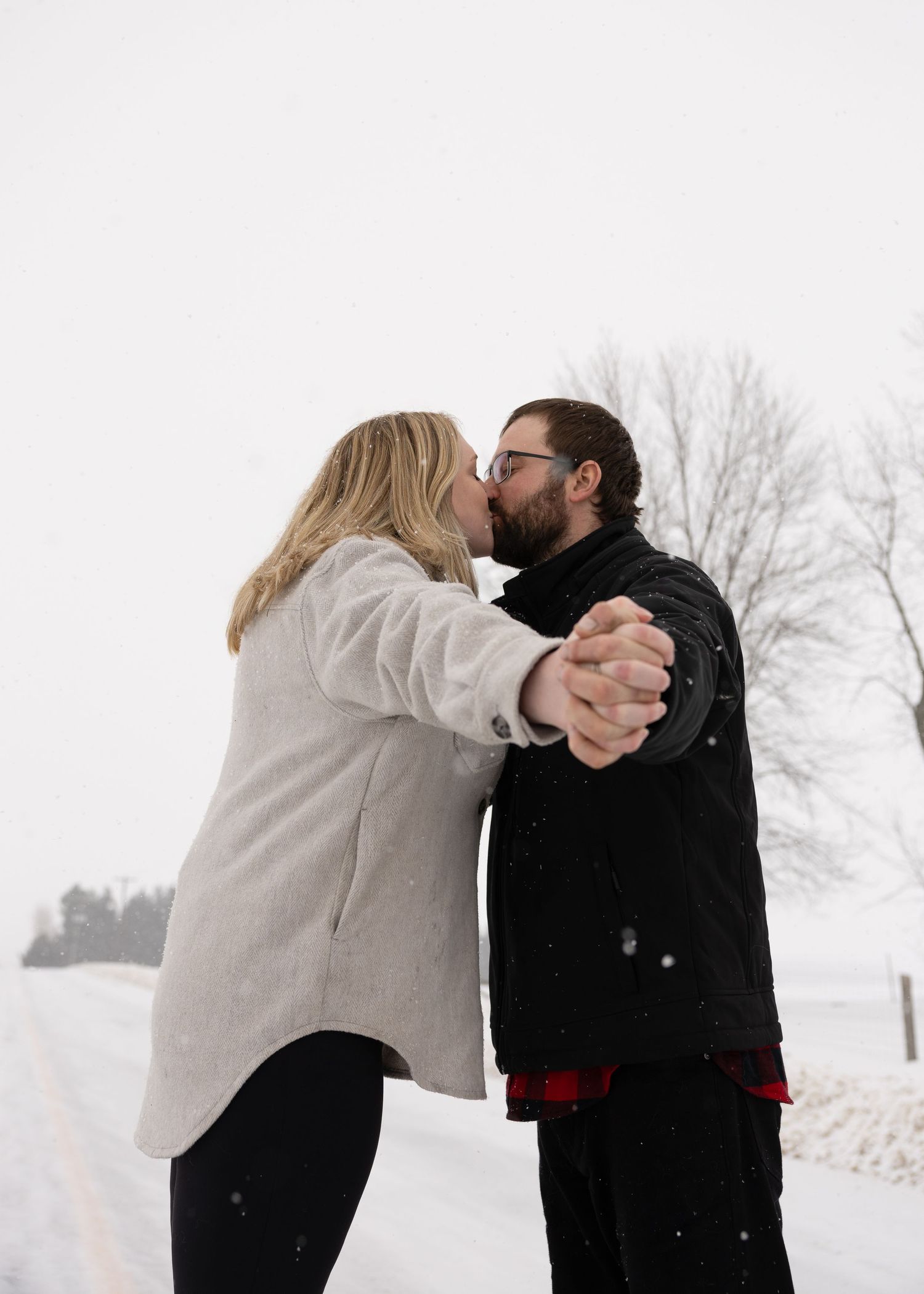Halton hills couples photography. Engagement photography in Toronto. Toronto engagement photographer. Elopement photography in Halton Hills.