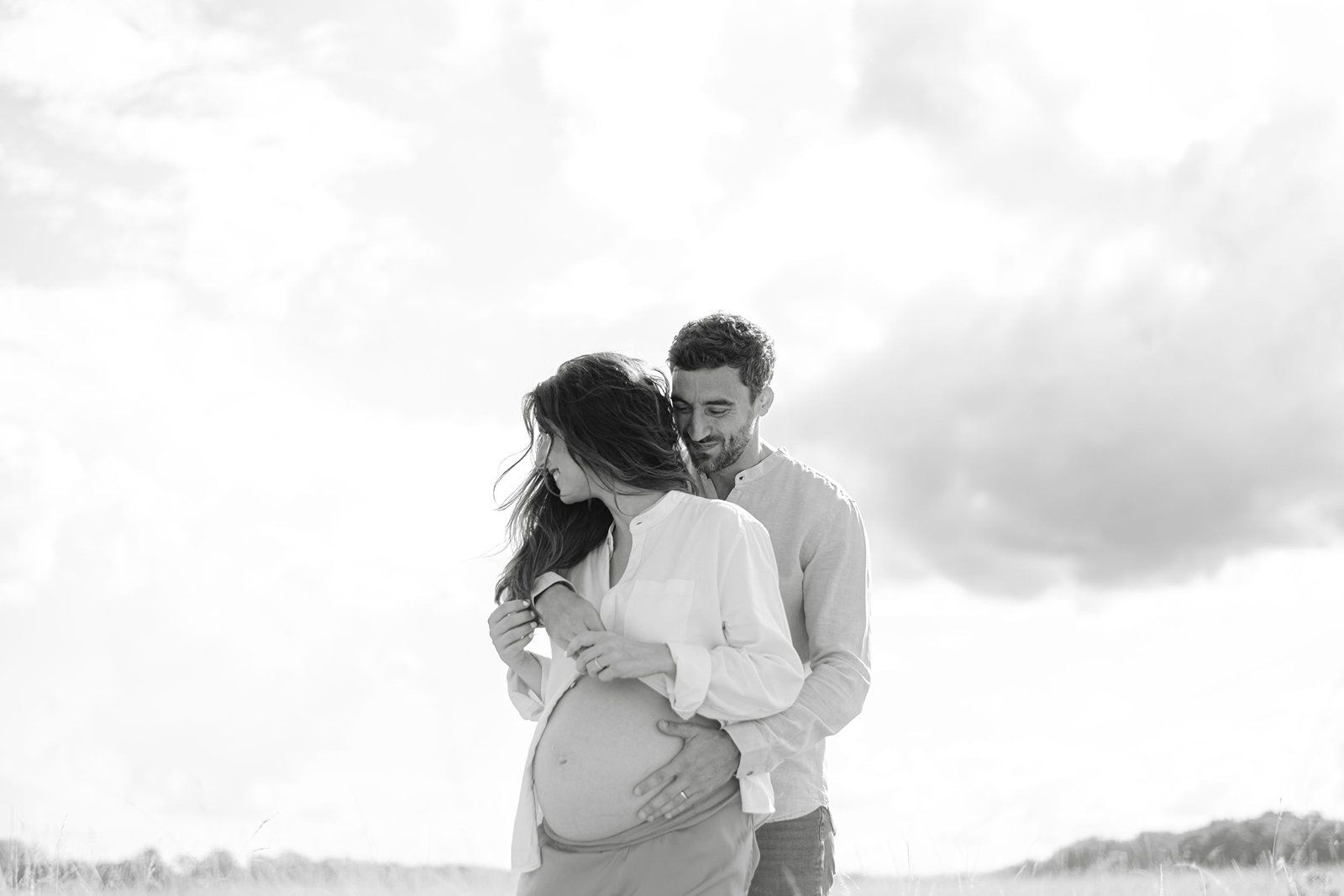 Romantic maternity portrait in Geneva, Switzerland