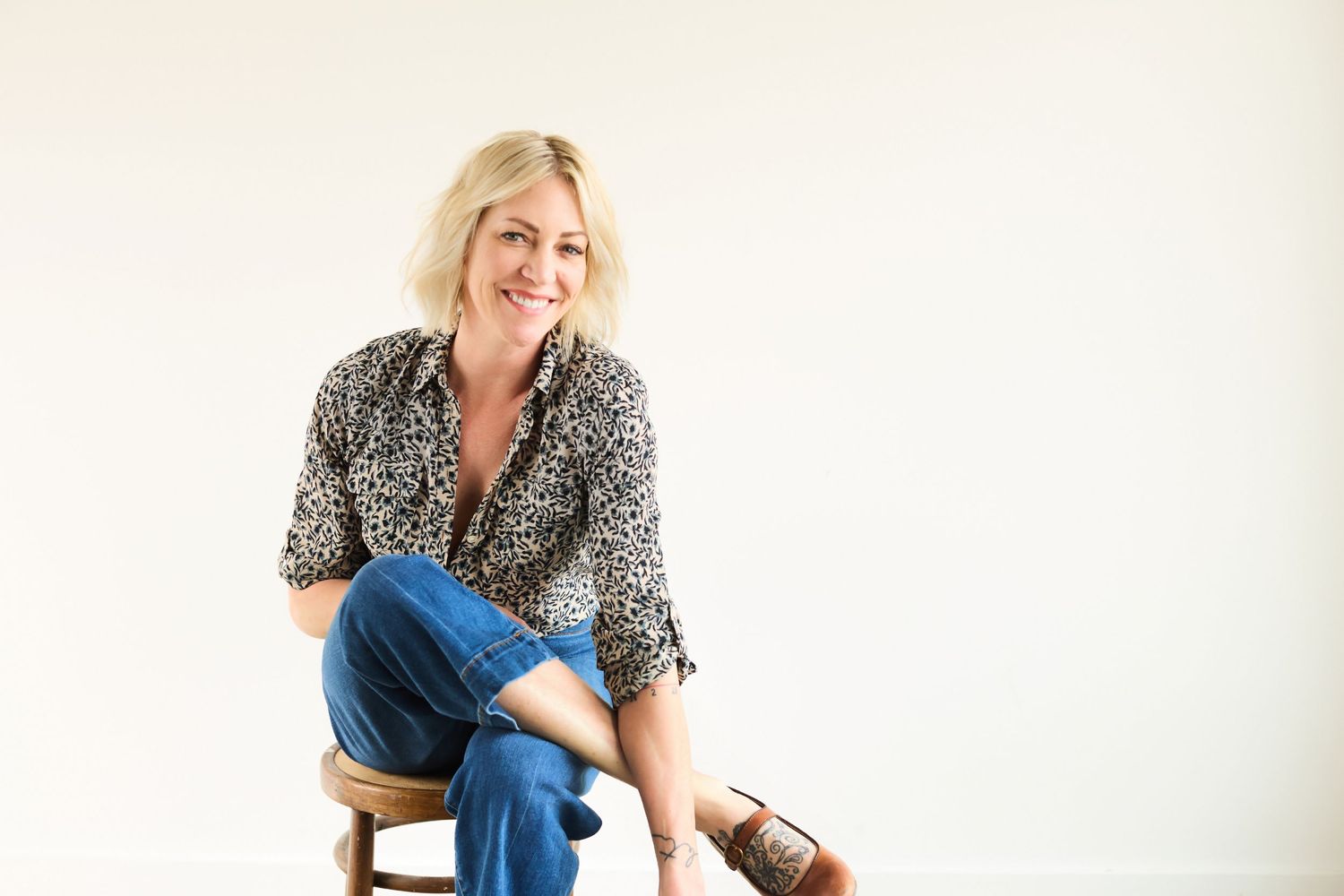 Studio photoshoot sequence showing casual poses against a white background.