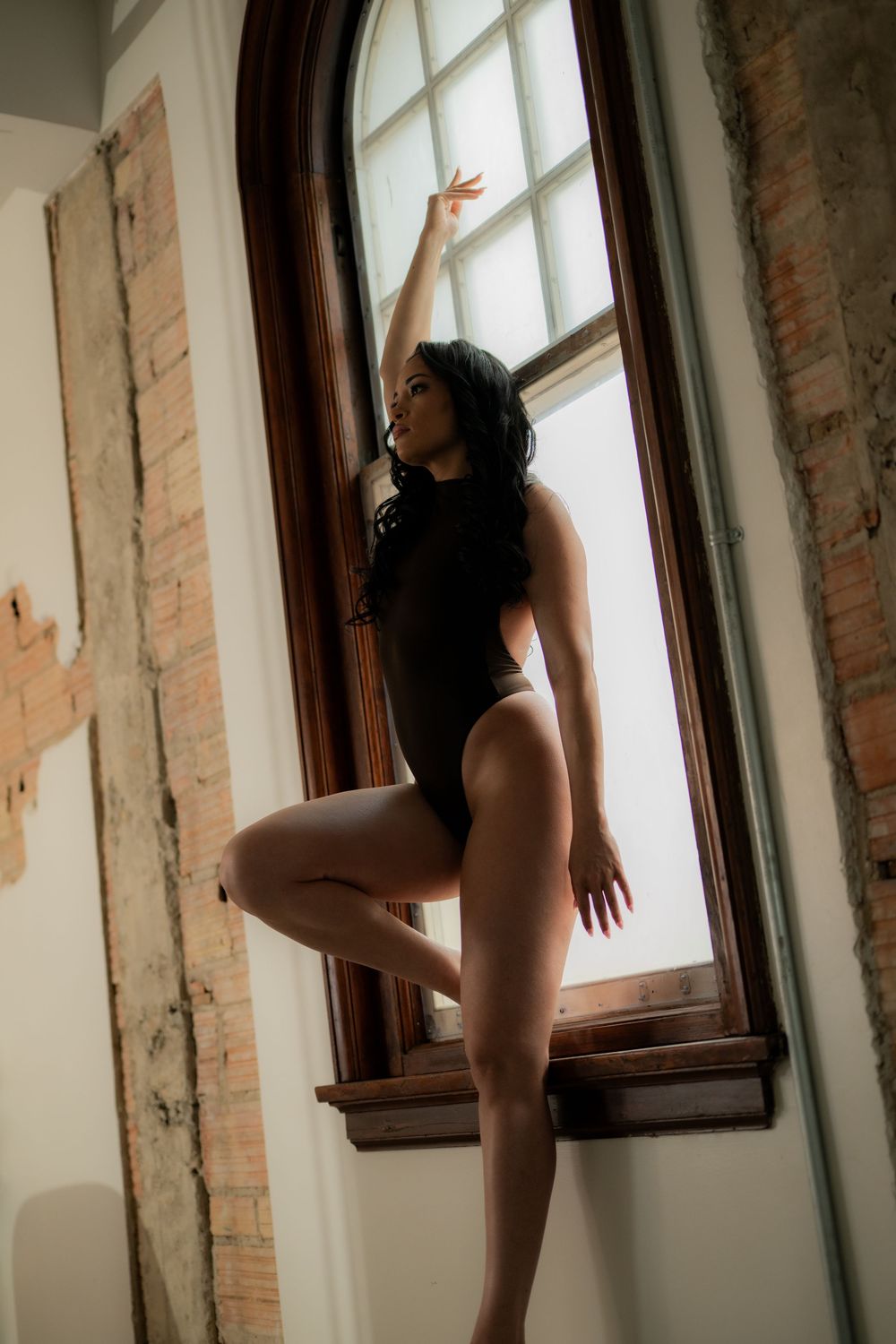woman posing for female portrait photography at gorilla studio