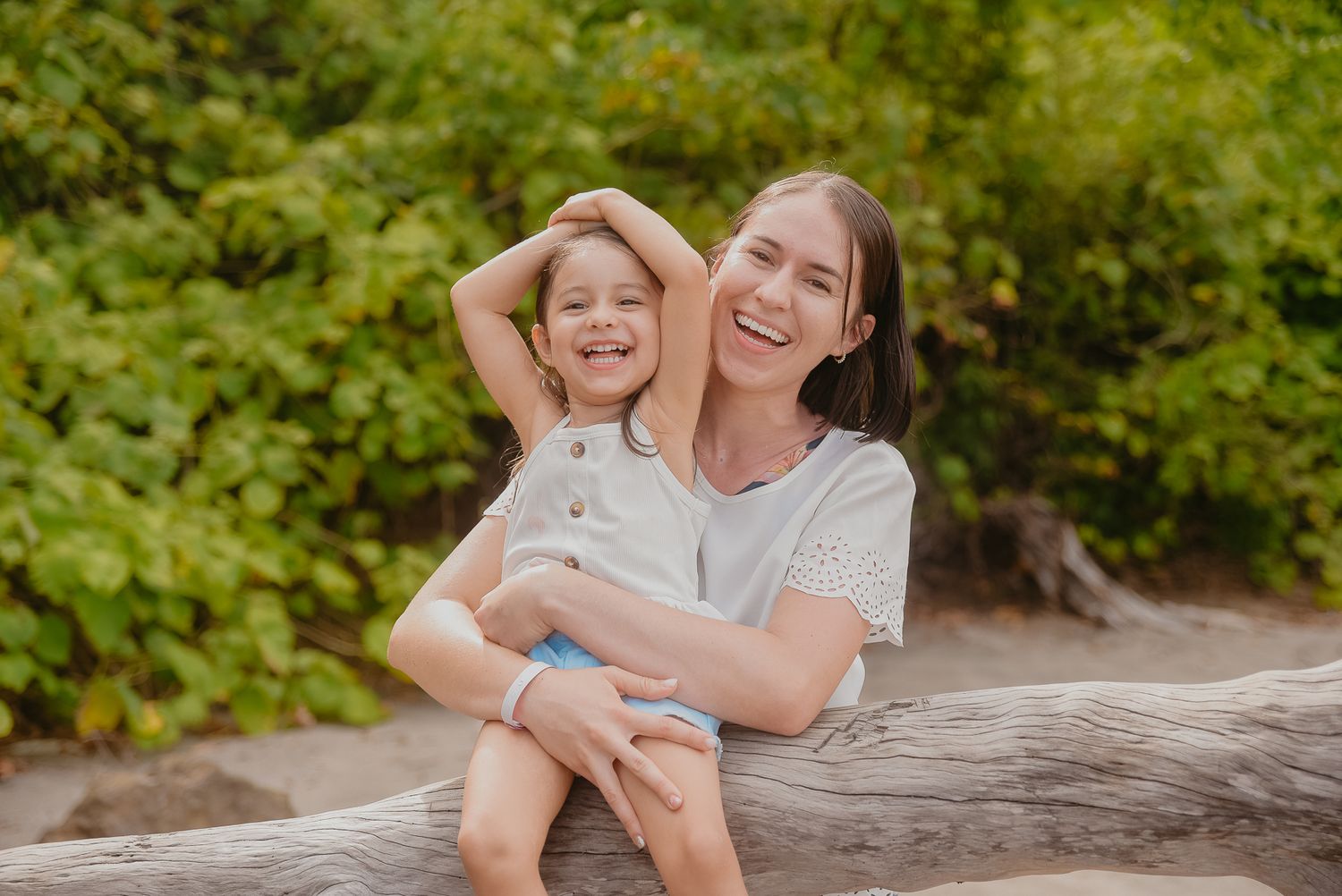 Family photo session in Playa Hermosa, Costa Rica