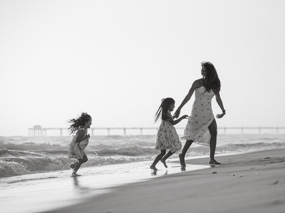 Family Vacation Photo by MJ Photograph on the best beach in Destin Florida during Sunset golden hour. Spring break photography specials