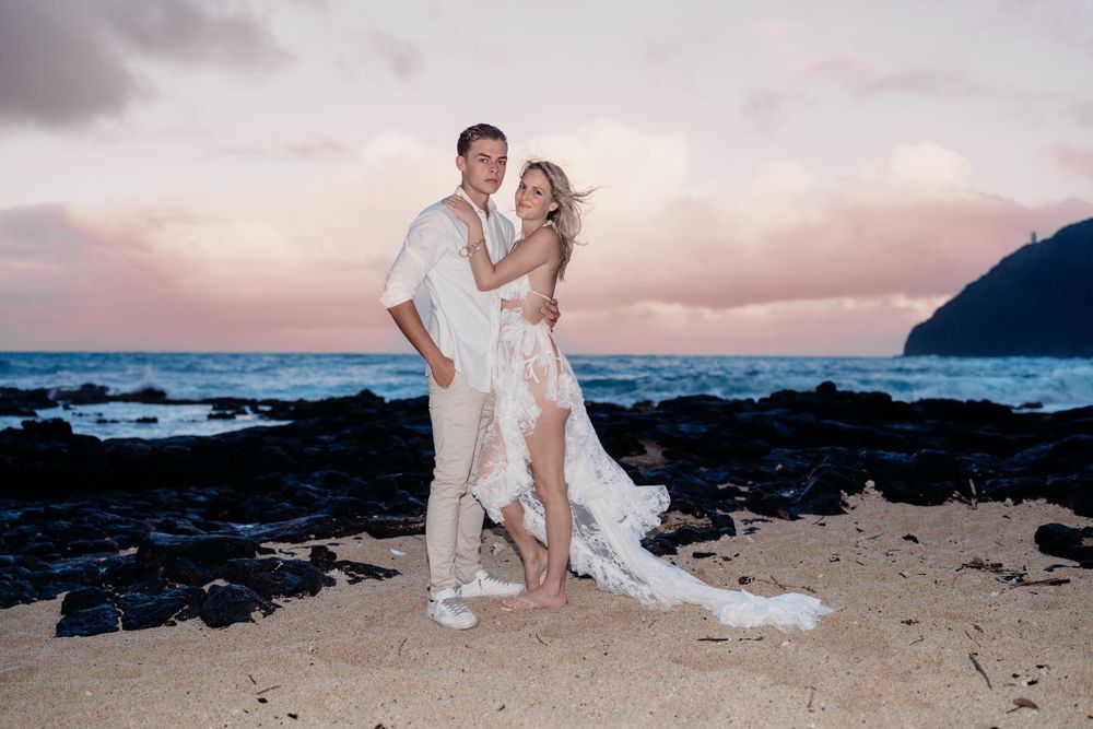 Wedding photographer Oahu Hawaii
Couple Photoshoot 
wedding at the beach photoshoot
Beach wedding Oahu Hawaii
Beach ceremony Oahu Hawaii