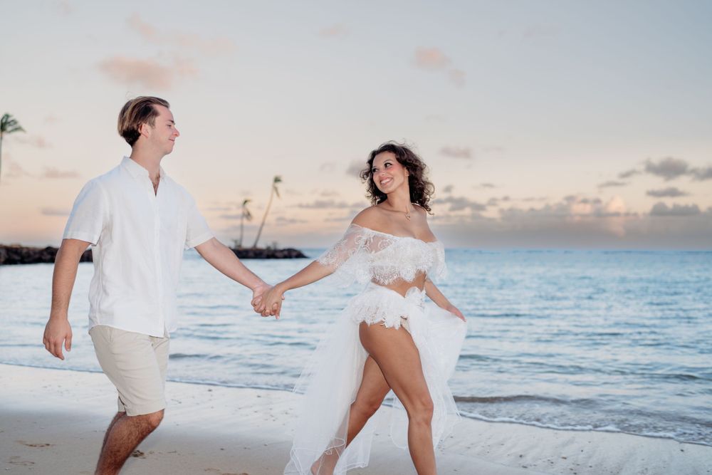 Wedding photographer Oahu Hawaii
Couple Photoshoot 
wedding at the beach photoshoot
Beach wedding Oahu Hawaii
Beach ceremony Oahu Hawaii