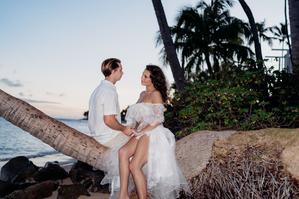 Wedding photographer Oahu Hawaii
Couple Photoshoot 
wedding at the beach photoshoot
Beach wedding Oahu Hawaii
Beach ceremony Oahu Hawaii