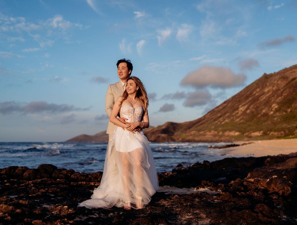Hawaii Oahu sunrise sunset beach proposal engagement wedding couple family photoshoot photography
