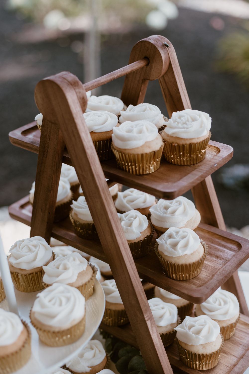Wedding cupcakes for summer backyard wedding in Ohio photography by Vicci Photo Dayton Ohio Photographer