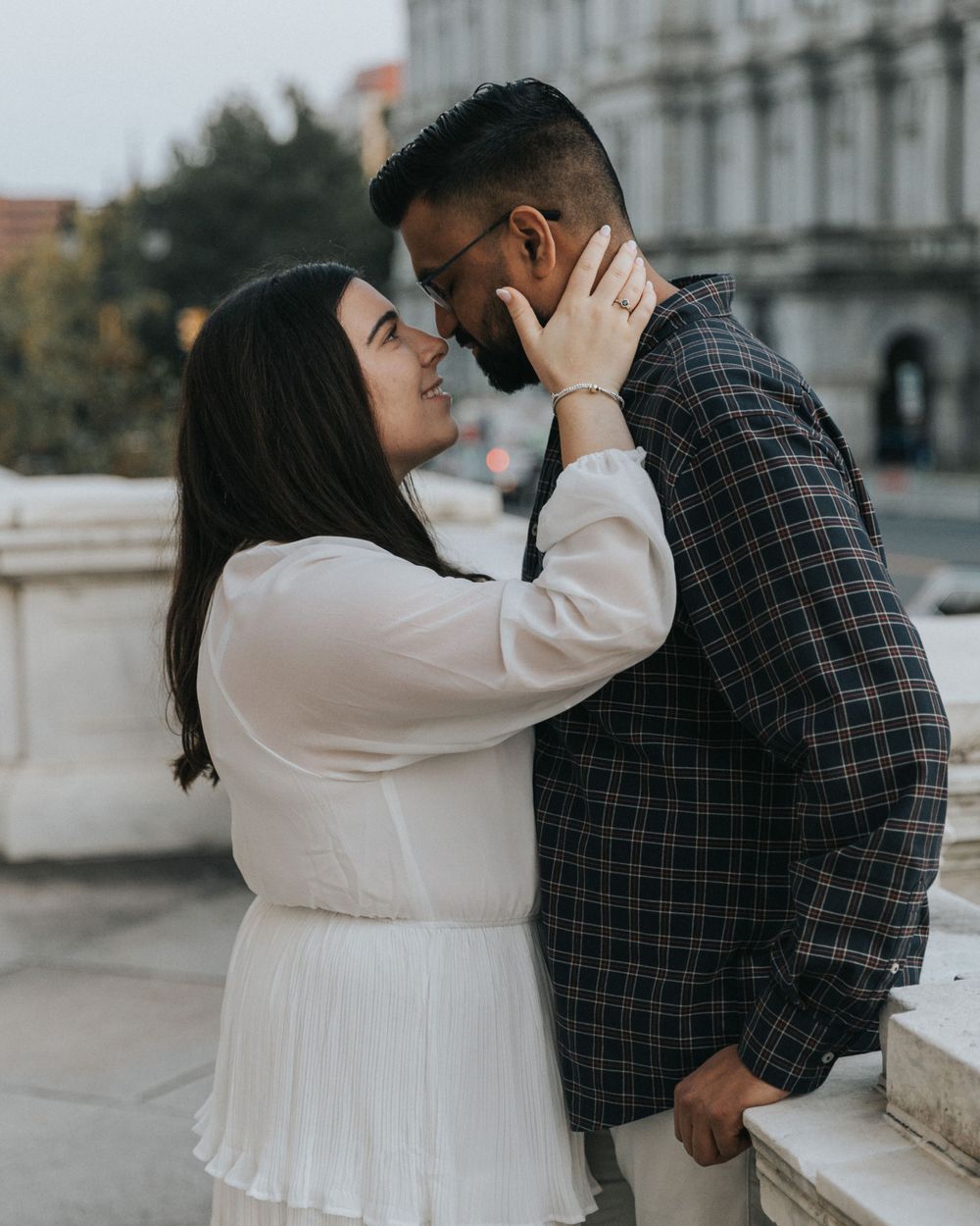 couple kissing