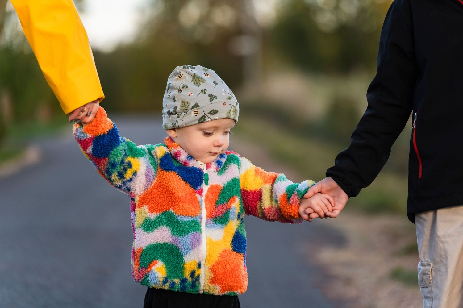 Familjefotografering - promenad, barn