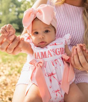 Motherhood portrait session in Spring, Texas