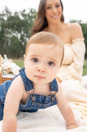 Motherhood portrait session in Spring, Texas