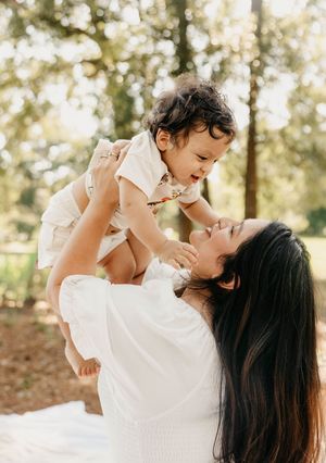 Motherhood portrait session in Spring, Texas