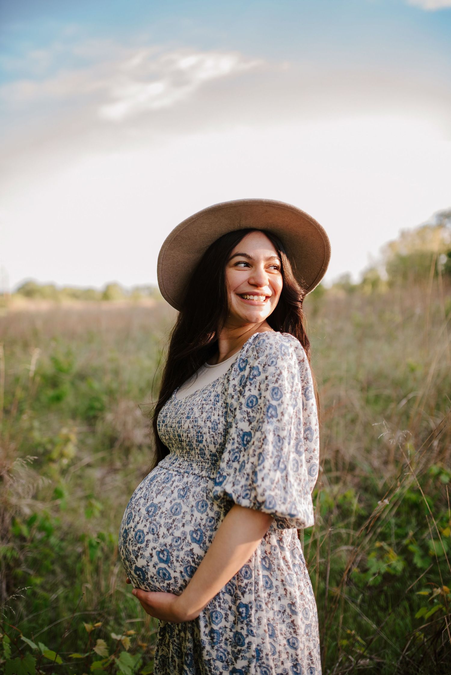 Maternity pregnancy photo session in Sedgwick County Park, family pictures in Wichita, KS, by Jessica Nadine Photography
