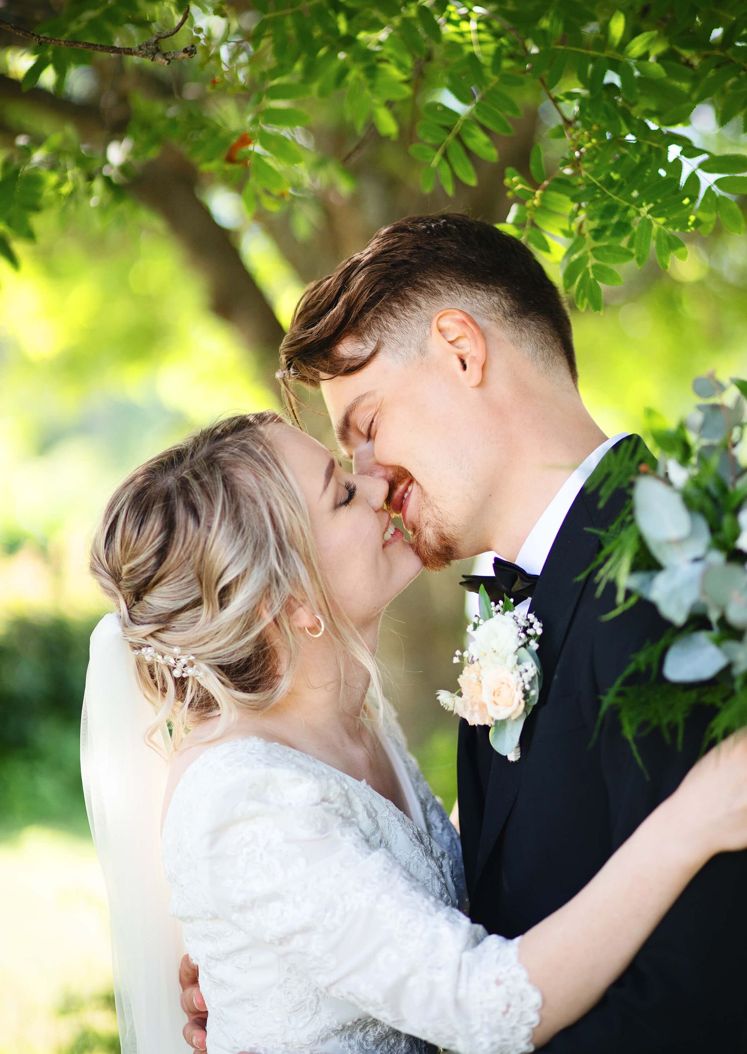 Bröllopsfotograf Sundsvall. Bröllopsfotograf Kramfors. Bröllopsfotograf Härnösand. Bröllopsfotografering Härnösand. Bröllopsfotograf Timrå.