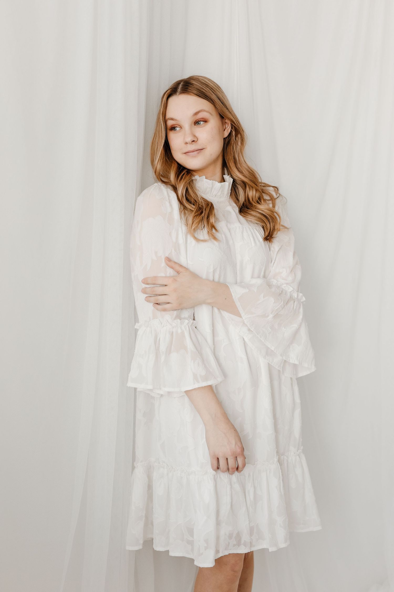 Valmistujaiskuvaus | Jasmine Grahn | valokuvaaja Ulvila |
https://www.jasminegrahn.fi/