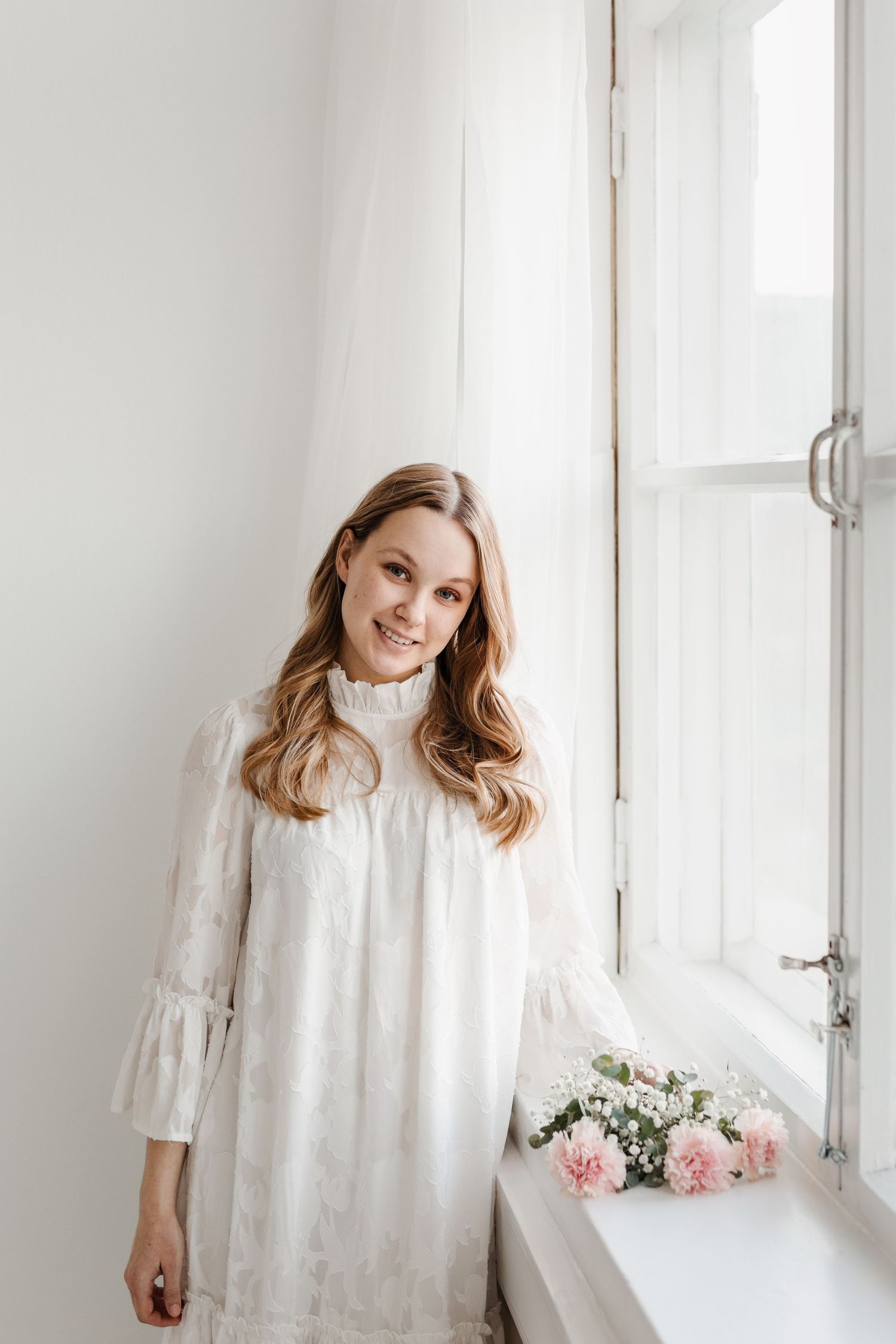 Valmistujaiskuvaus | Jasmine Grahn | valokuvaaja Ulvila |
https://www.jasminegrahn.fi/