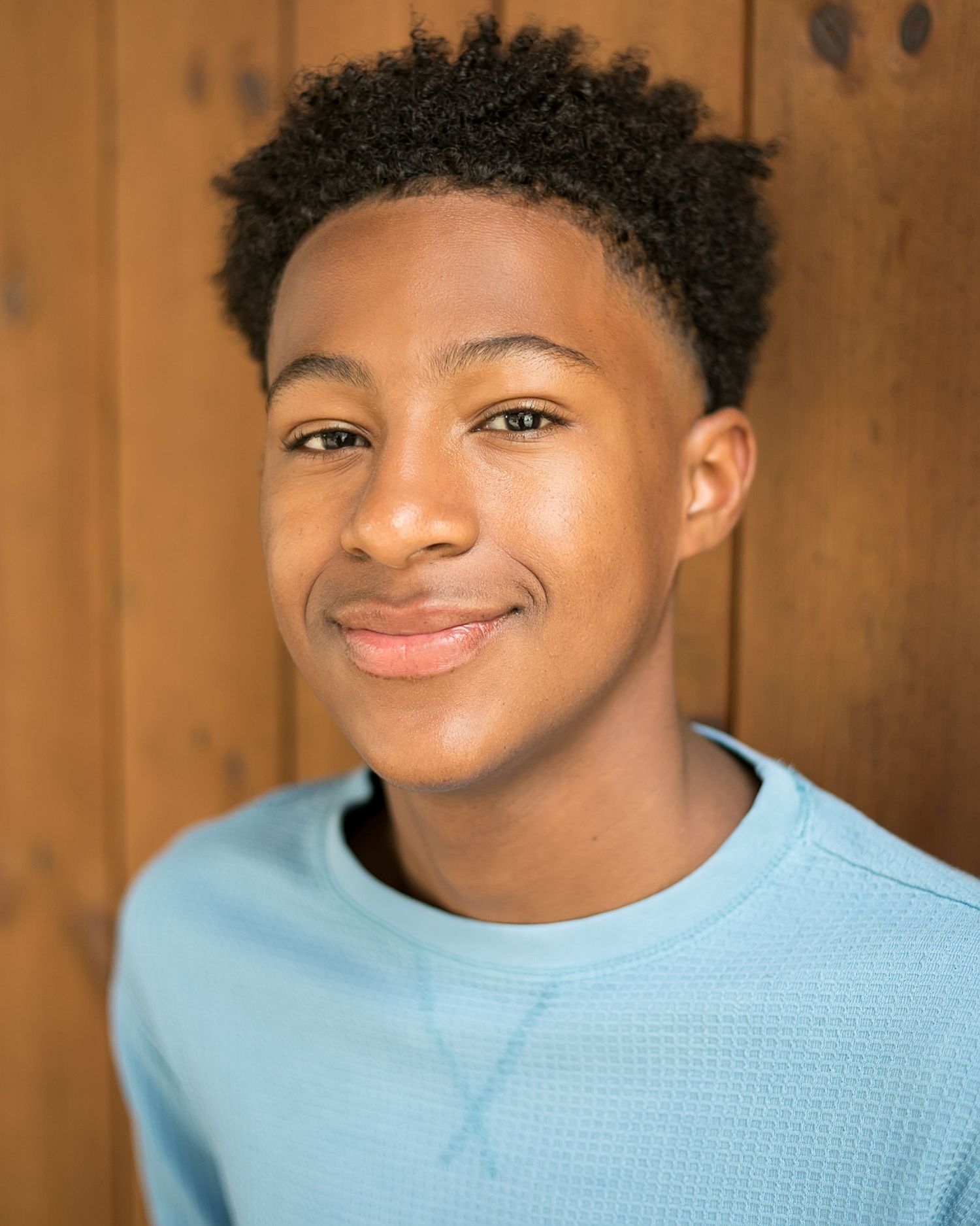 Baton Rouge Headshot Photographer takes actor headshots of teenager actor at Perkins Rowe.