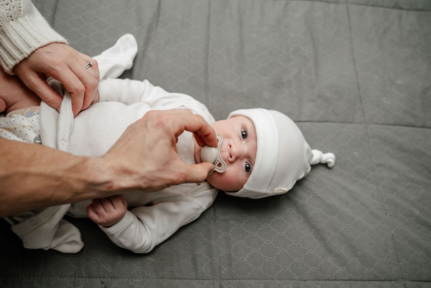 Memphis Family Photographer captures Day in the Life moments for local Mississippi family capturing their newborn.