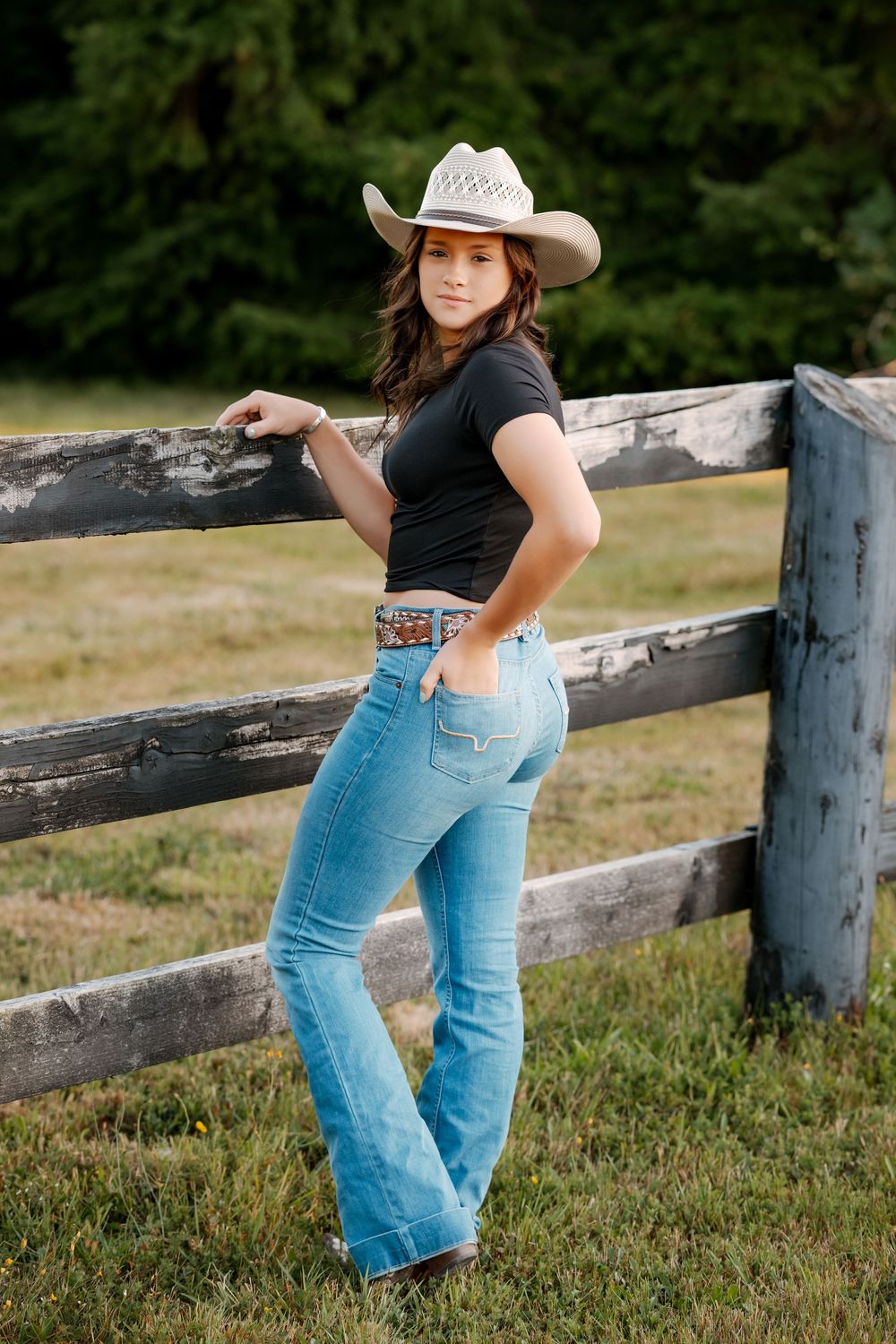 Charlotte Ann Photography - High School Seniors Portrait Photography. Pacific Northwest Photographer. Forks, Washington Photographer.