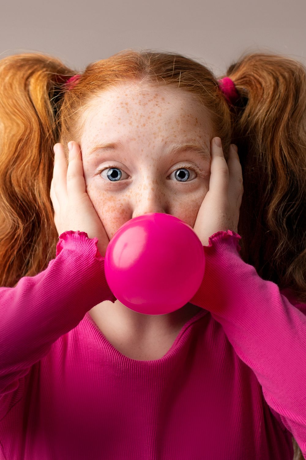 10th birthday milestone, goodna, vibrant, fun in-studio session, pink, blue, family photogrpher salma begg