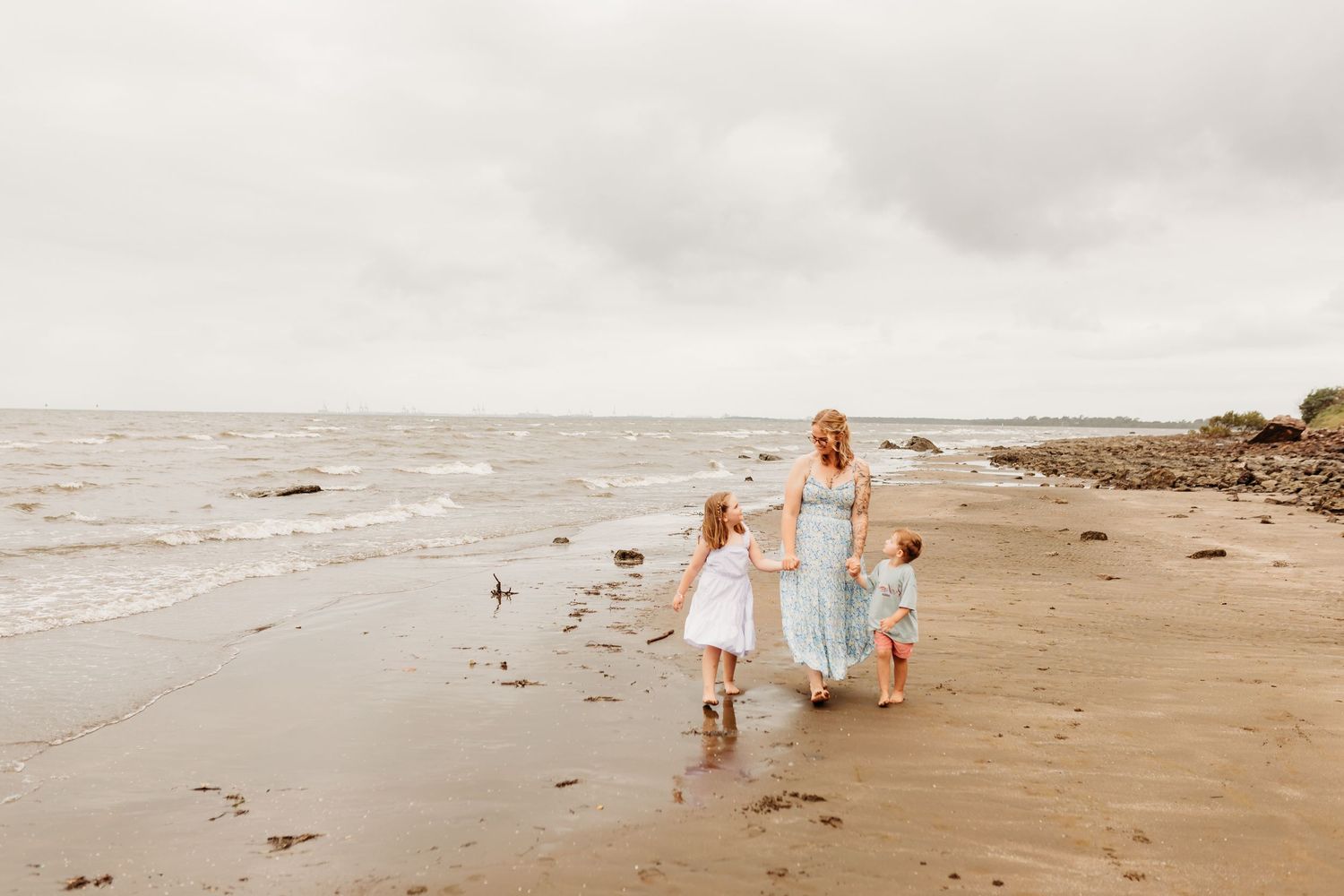Motherhood photography session at cabin