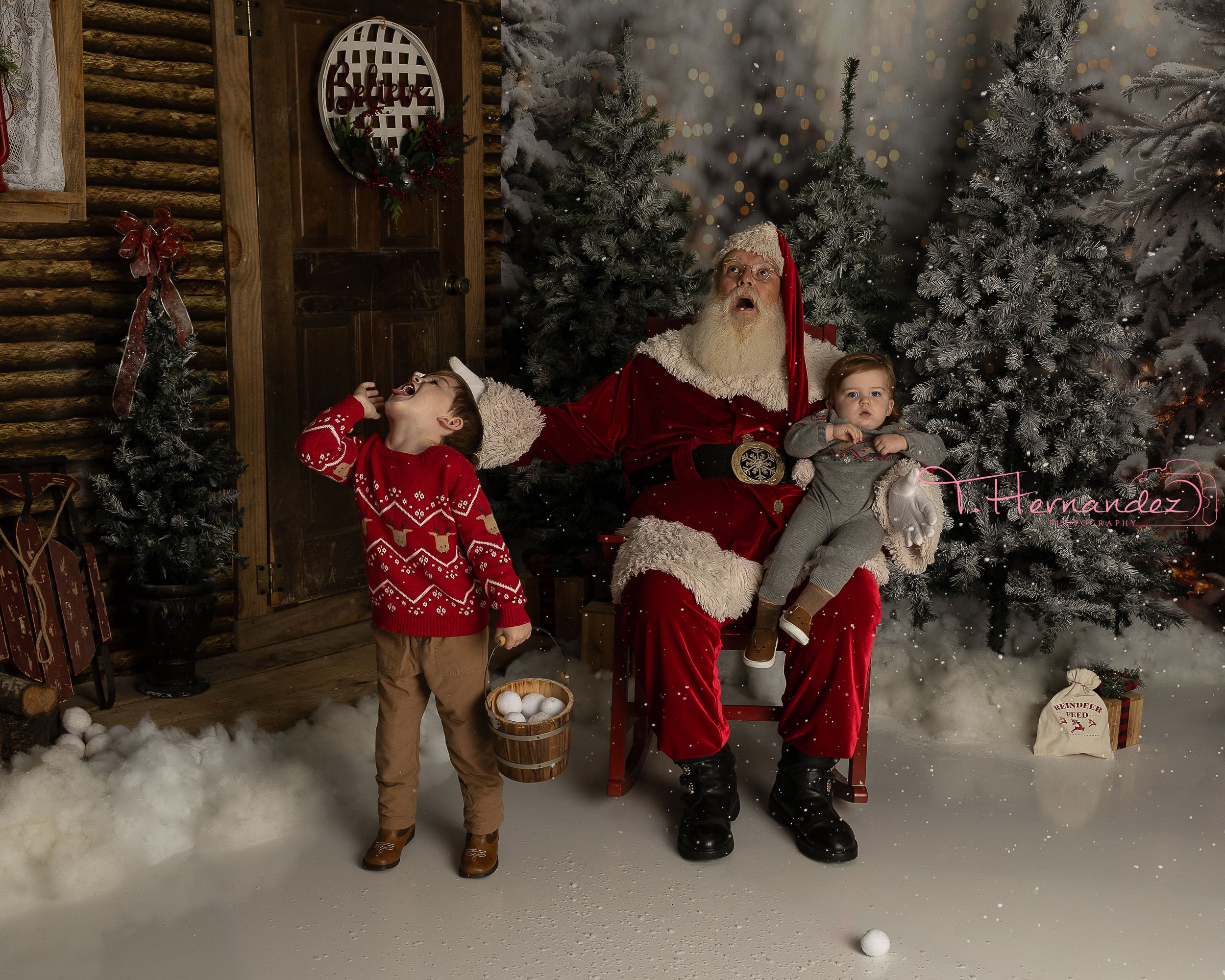 Snow in South Carolina #holidayphotosessions #childrensphotographer #SouthCarolinaphotographer