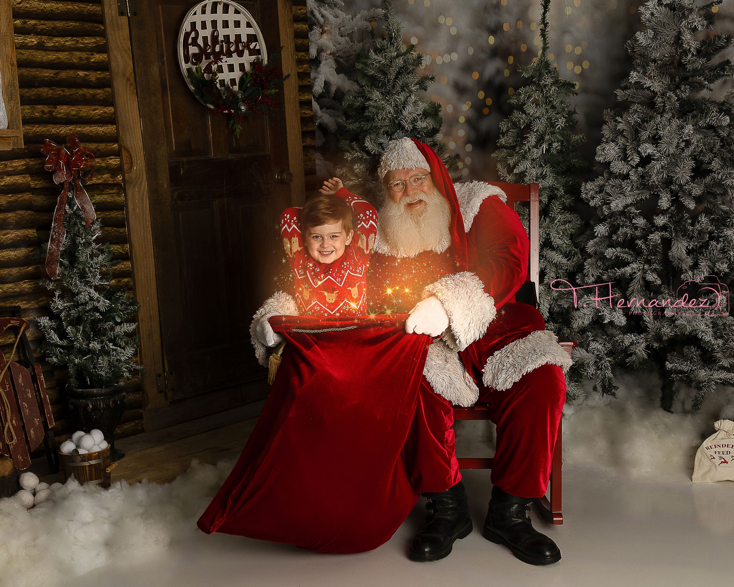 #holidayphotosessions #childrensphotographer #SouthCarolinaphotographer #holidaymagic #santa