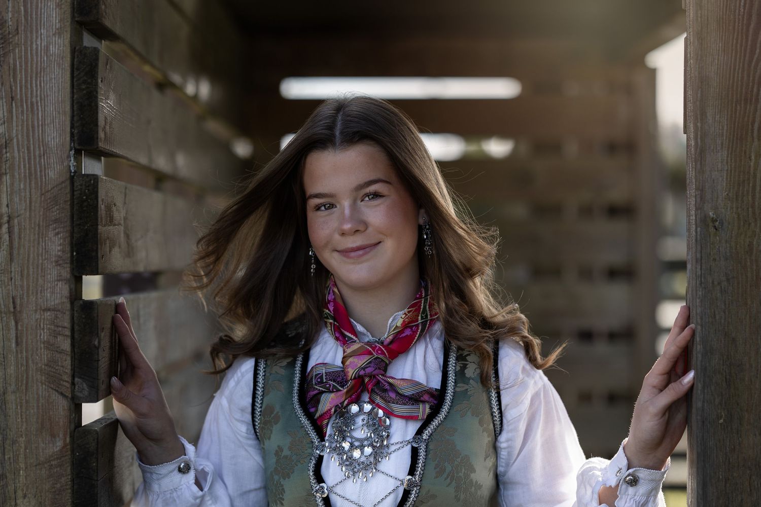 konfirmant foto ved stokkastrand barneskole, fotograf irene tveit konfirmant bilde, kopervik konfirmantfoto
