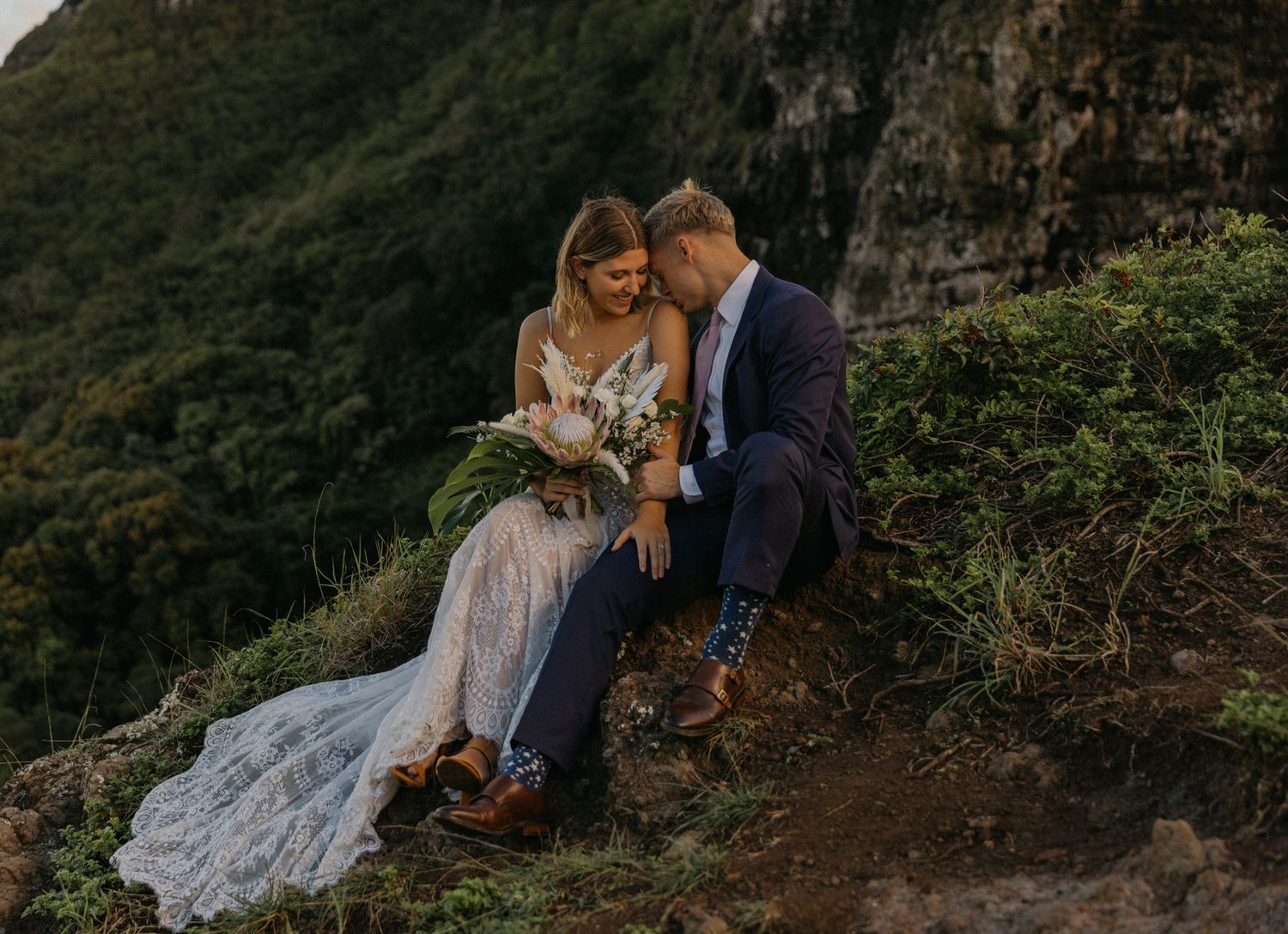 Orlando luxury wedding photographer bride and groom sharing an intimate moment.