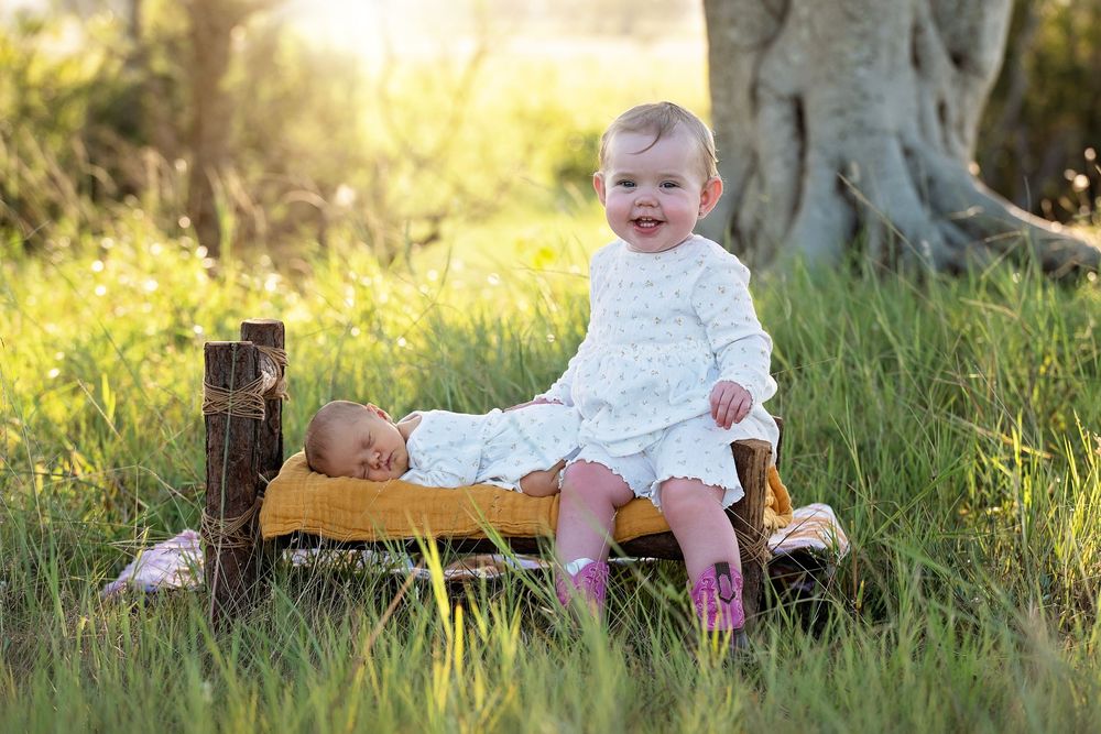 Rockhampton photographer, CQ photographer, newborn photography, baby photography, outdoor newborn photos, family photos