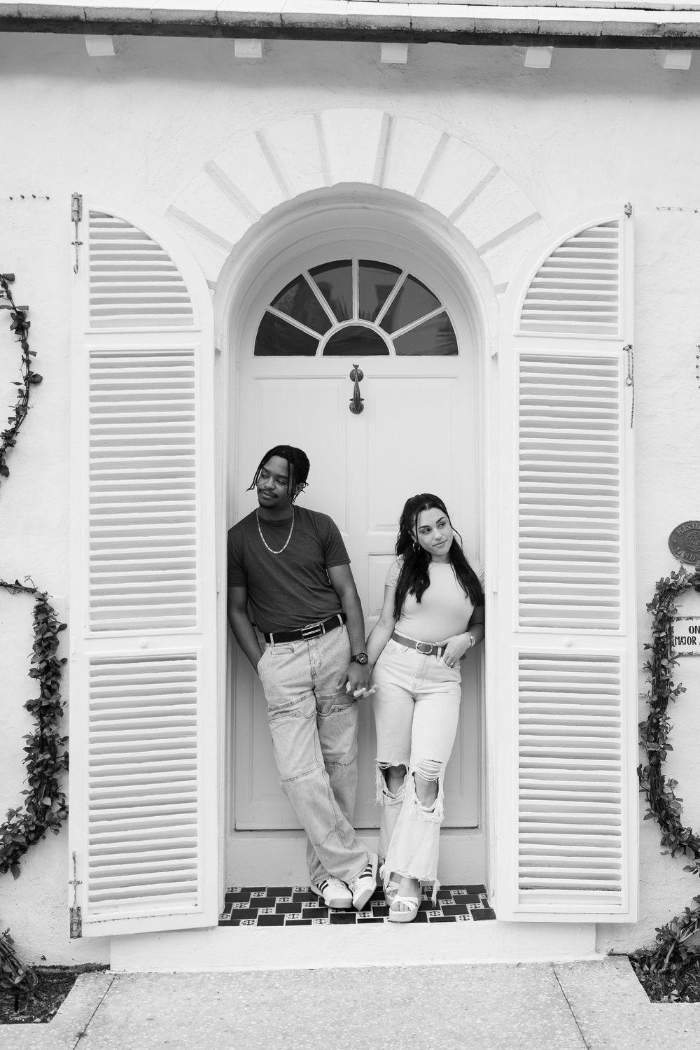 Downtown Palm Beach Engagement photos captured by Lindsay McDow Photography in Worth Ave