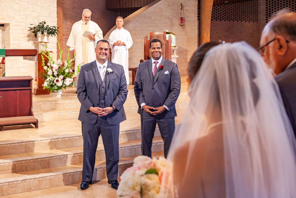 houston wedding photography candid ceremony moments

wedding photographer in houston capturing natural emotion