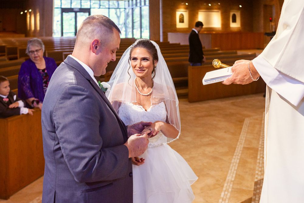 houston wedding photography candid ceremony moments

wedding photographer in houston capturing natural emotion