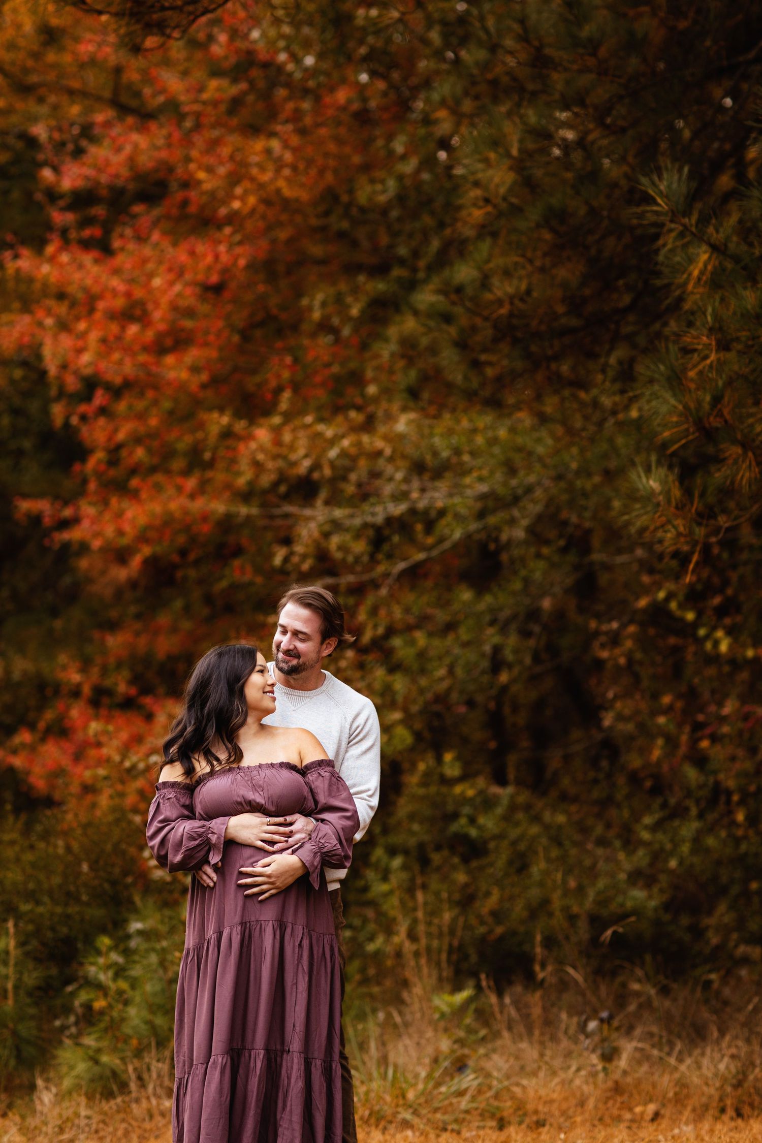 fall maternity photos couple