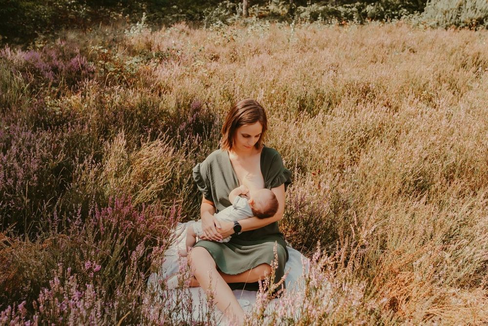 Melissa Stuer Photography Moederschapsfotograaf Moerbeke Oost-Vlaanderen
borstvoeding foto - mama en baby fotograaf waasland