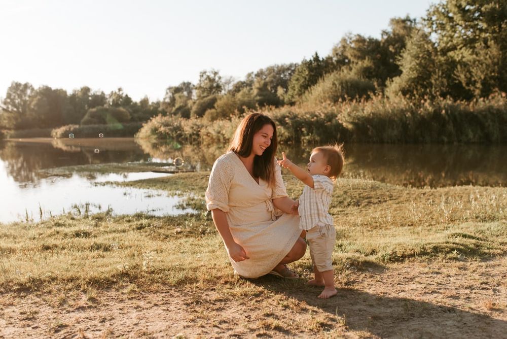 Melissa Stuer Photography Moederschapsfotograaf Moerbeke Oost-Vlaanderen
mommy and me golden hour - mama en zoon -  fotograaf waasland