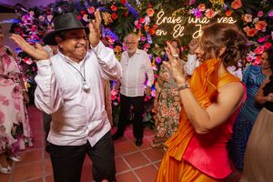 Wedding photographer Tuscany | Destination wedding Italy | Villa wedding Florence | Luxury Wedding Party.